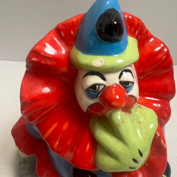 Vintage Ceramic Circus Clown Figurine Hand-Painted Colorful Glossy Decor 7” - Picture 5 of 6
